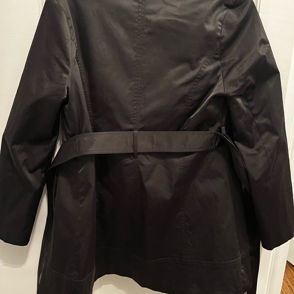 Black rain/trench coat with belt and ruffles, size M - Picture 5 of 5
